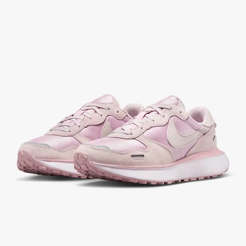 New with box NIKE women’s phoenix waffle light pink purple sneakers shoes